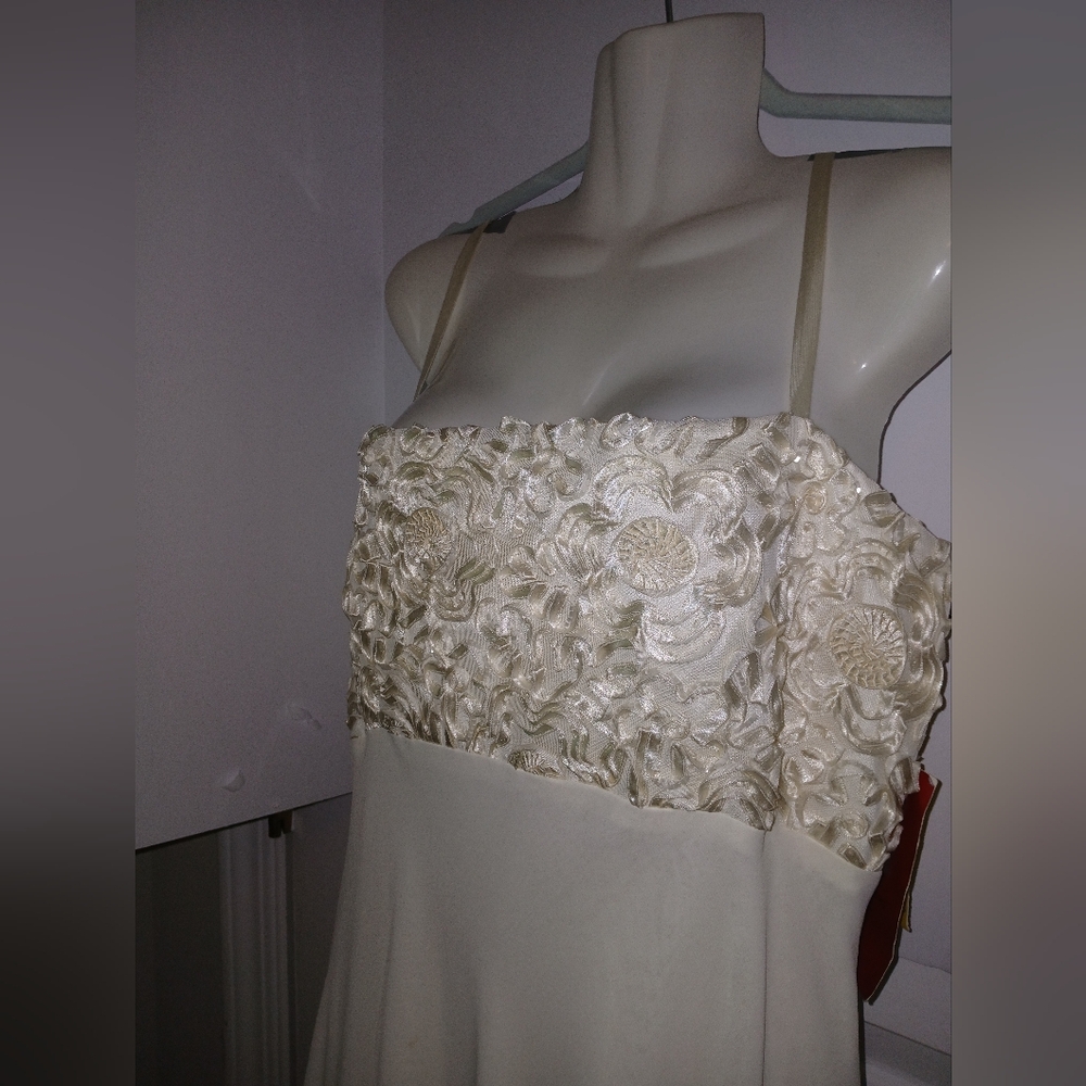 Embroidered Cocktail Dress - Picture 5 of 8